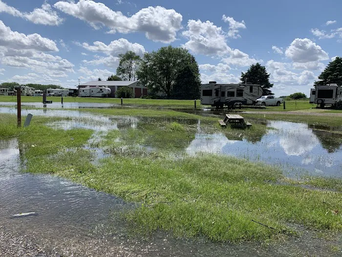 Lehman's Lakeside RV Resort Picture 6