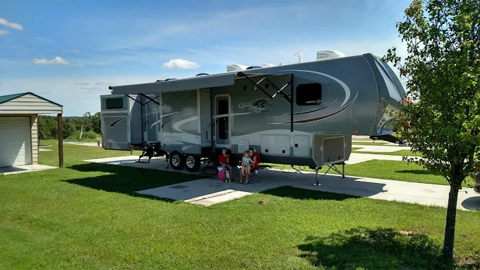 Theo's RV Park Picture 9