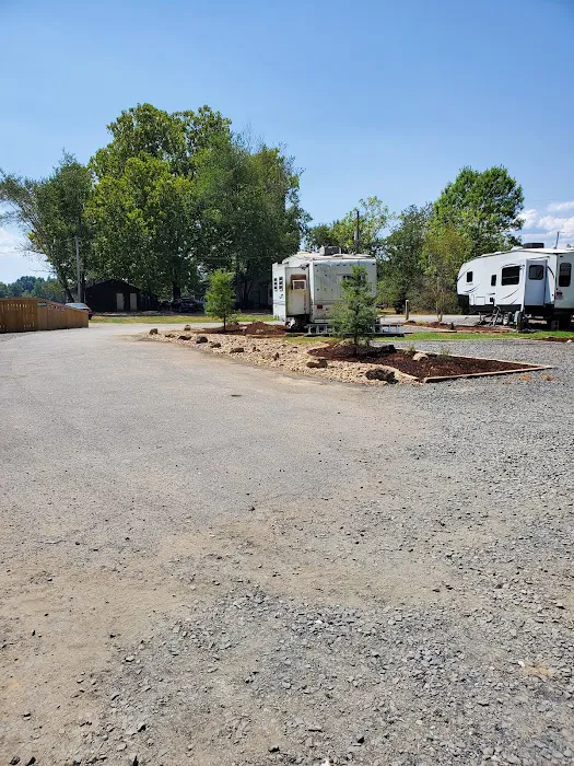 Gold Creek Landing RV Park Picture 4