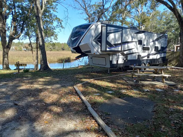 Sunset Bayou Waterfront RV Park Picture 6