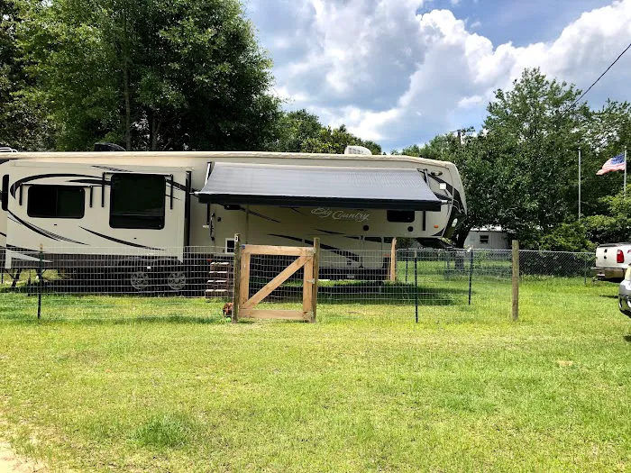 Southern Breeze RV Park Picture 5