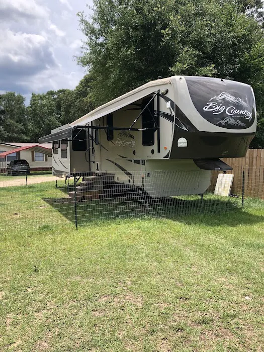 Southern Breeze RV Park Picture 2