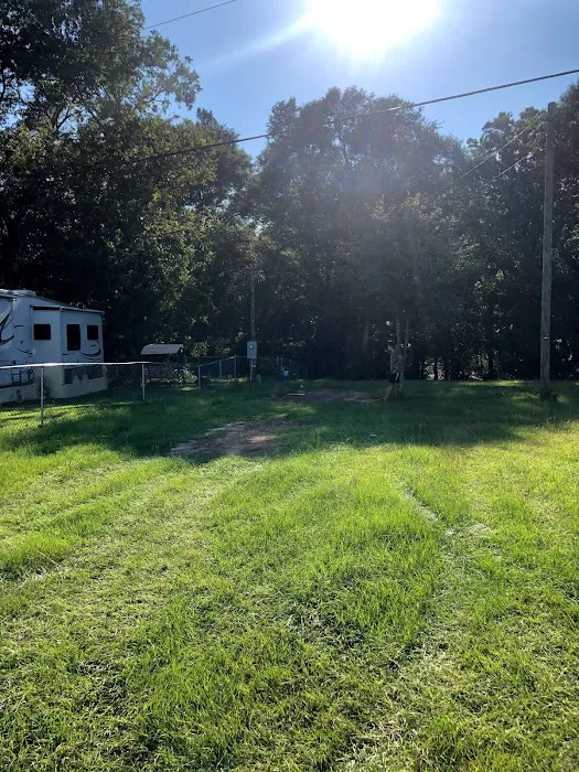 Southern Breeze RV Park Picture 6