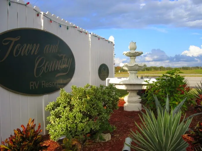 Town and Country RV Resort Picture 1