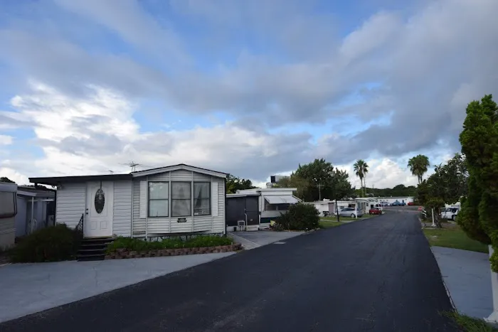 Winter Paradise RV Resort Picture 4