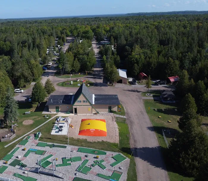 St. Ignace / Mackinac Island KOA Holiday Picture 10