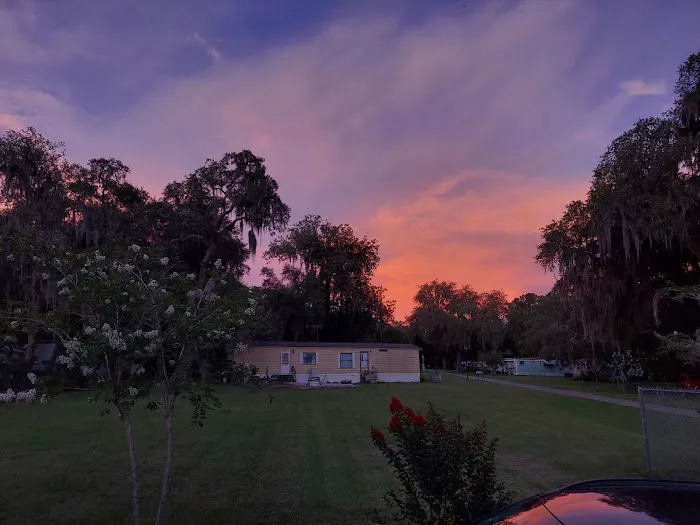 Lakeside Oaks Mobile Home Park Picture 10
