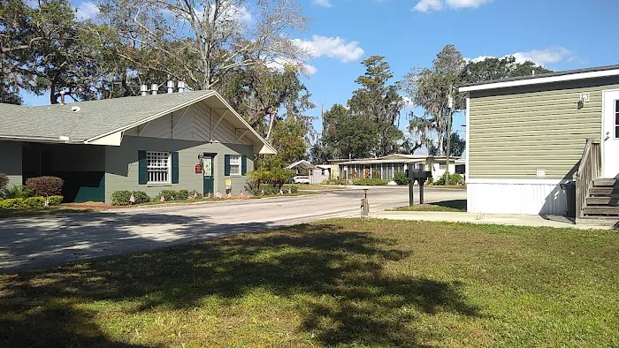 Oak Crest Mobile Park Picture 4