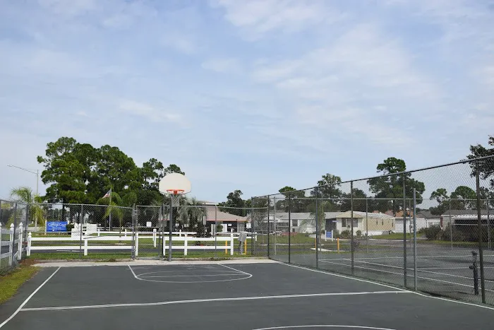 Carriage Court East Manufactured Home Community Picture 1