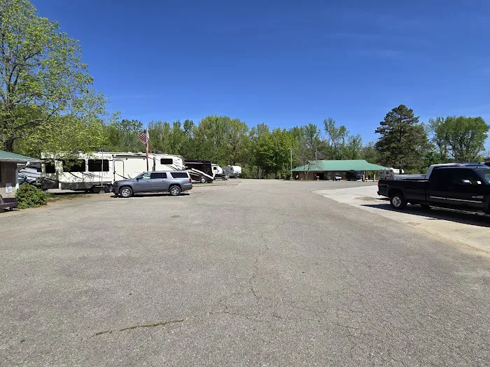 Outdoor Living Center RV Park Picture 6