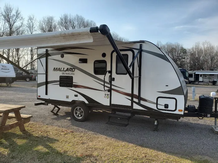 Outdoor Living Center RV Park Picture 3
