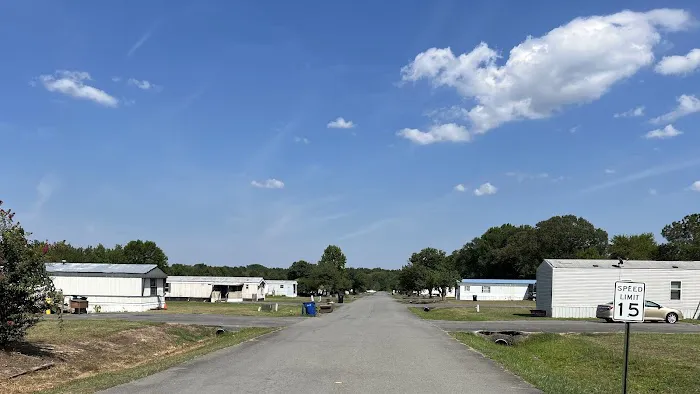 Moon Mobile Home Community Picture 5