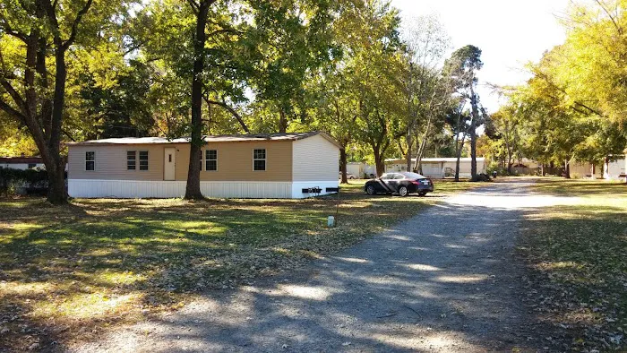 Pinewood Estates Picture 2