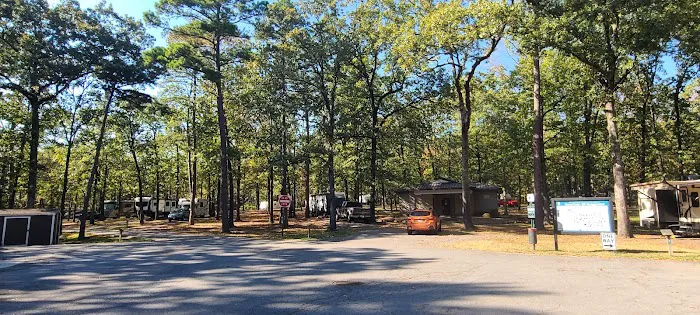 Burns Park RV Park and Campground Picture 7