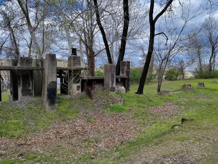 Burns Park RV Park and Campground Picture 8