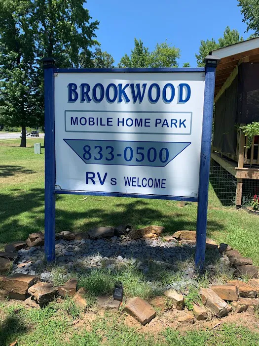 Brookwood Village Picture 5