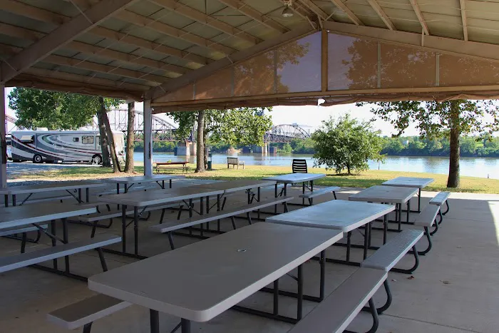 Downtown Riverside RV Park Picture 1