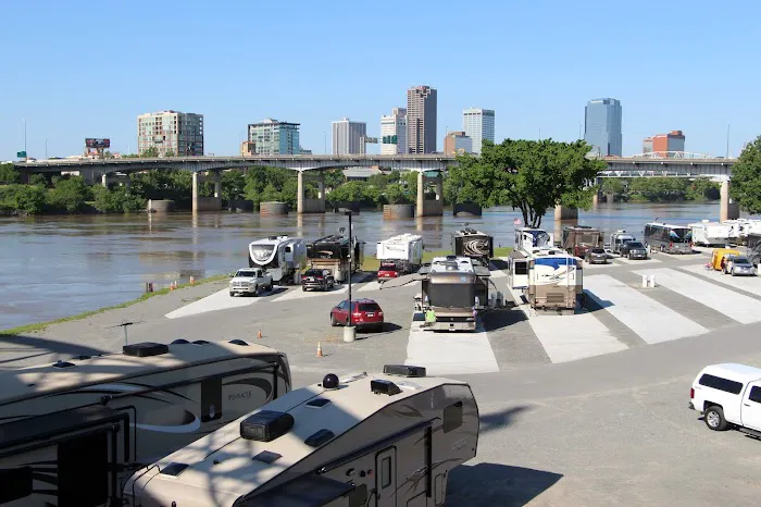 Downtown Riverside RV Park Picture 10