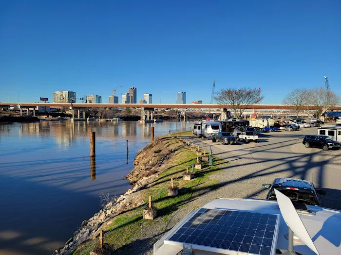 Downtown Riverside RV Park Picture 9