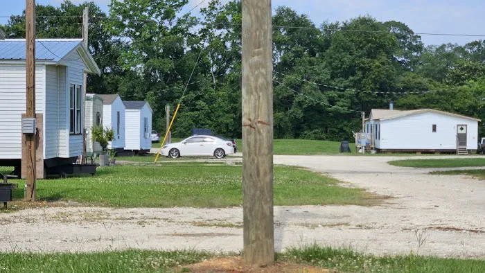 Magnolia Mobile Home Park Picture 2