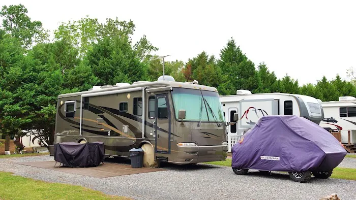 Waters Edge RV Park and Marina Picture 10