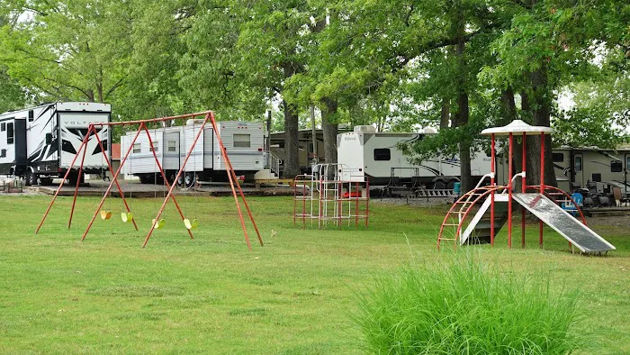 Waters Edge RV Park and Marina Picture 8