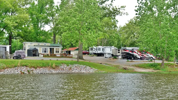 Waters Edge RV Park and Marina Picture 6