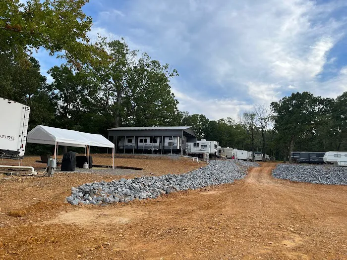 Shady Ridge Campground and boat storage Picture 4