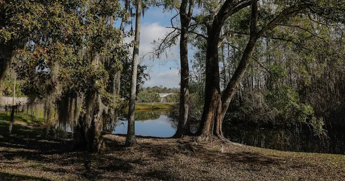 Imperial Oaks Mobile Home Park Picture 4