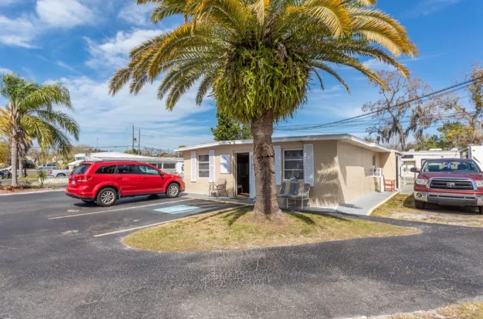 Tropic Breeze RV and Mobile Home Park Picture 8