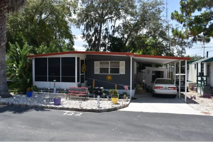 Tropic Breeze RV and Mobile Home Park Picture 4
