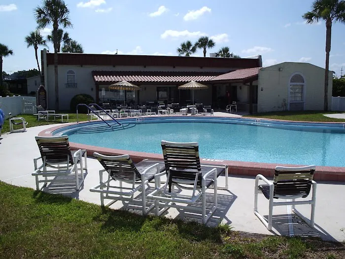 Spanish Trails Senior Village Picture 5