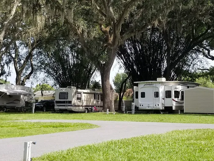 Country Oaks RV Park Picture 10