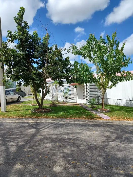 Carriage Court Central Manufactured Home Community Picture 6