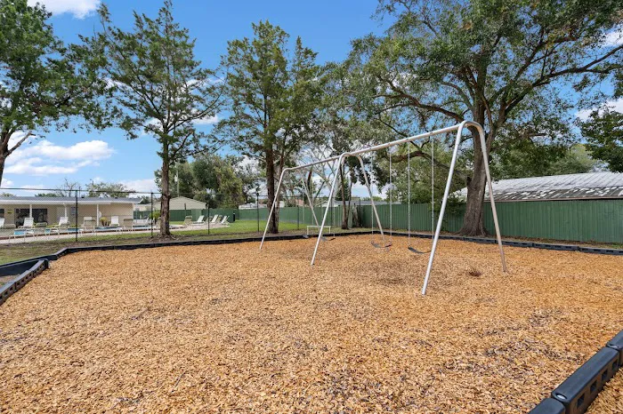 Oakridge Village Picture 7
