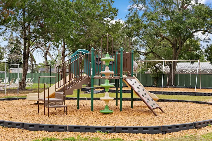 Oakridge Village Picture 9