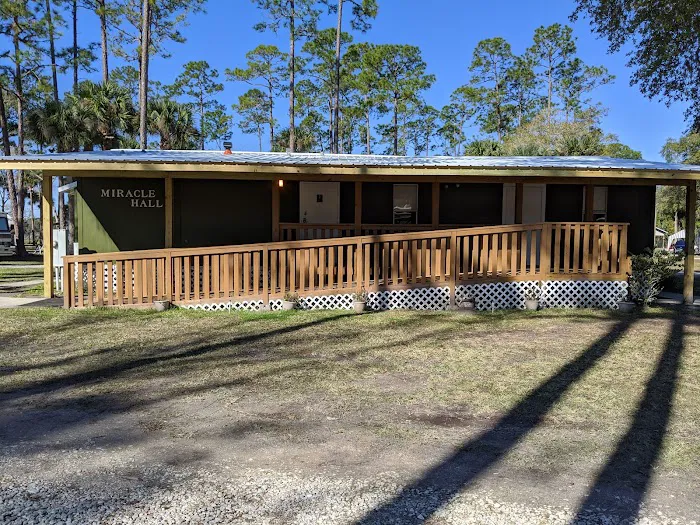 Christmas RV Park Picture 3