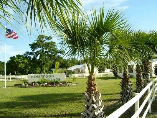 Pinewood Village Mobile Home Park Picture 10