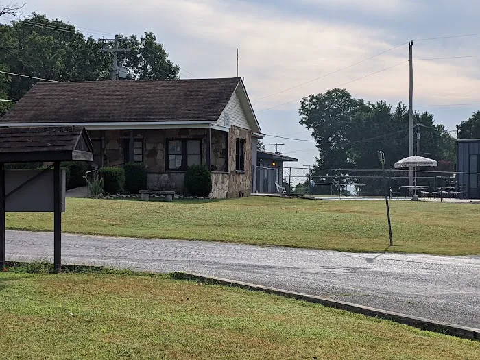 Rolling Meadows Mobile Home Community Picture 6