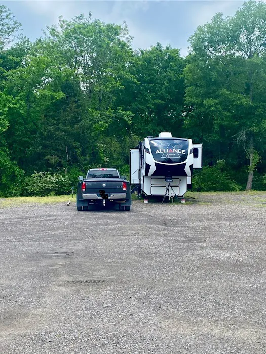 The Weekender Cabins and RV Retreat Picture 4
