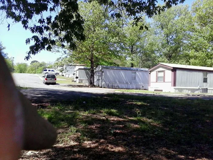 Southern Pines Mobile Home Park Picture 8