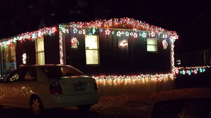 Southern Pines Mobile Home Park Picture 4