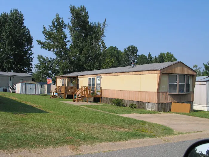Whispering Hills Mobile Home Park Picture 8