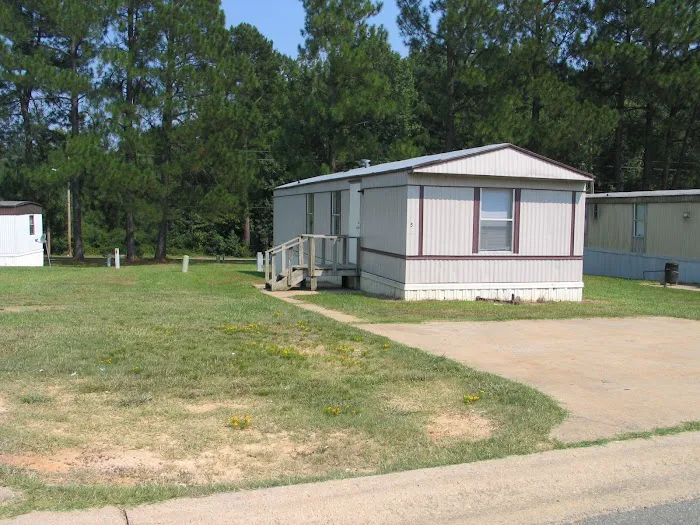 Whispering Hills Mobile Home Park Picture 9