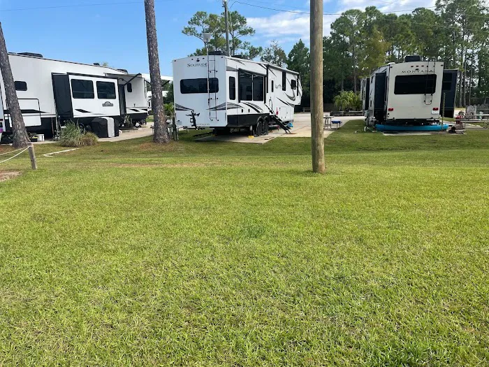 Bay Palms RV Resort Picture 10