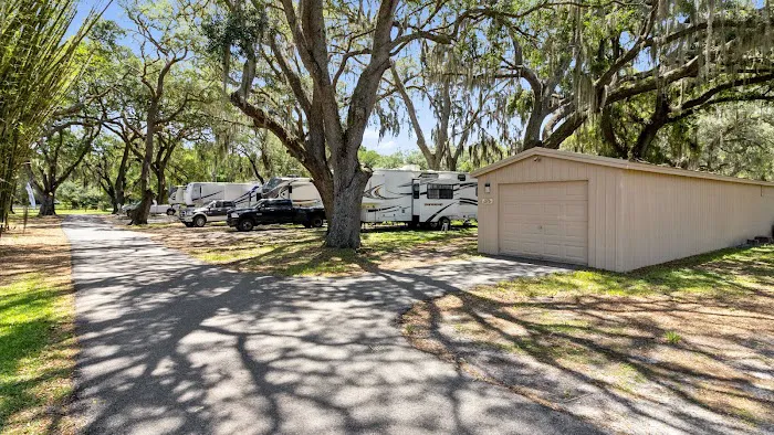 Country Oaks Picture 3