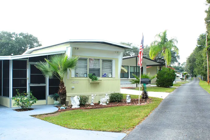 Wood Dale Mobile Home Park Picture 6