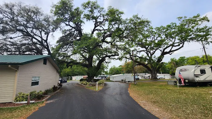 Bahr's RV & Mobile Home Owners Cooperative Picture 8