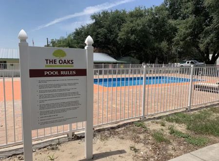 THE OAKS AT ZEPHYRHILLS