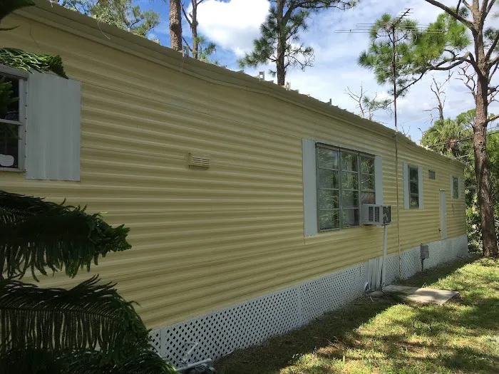 Floridian Mobile Home/RV Park Picture 9